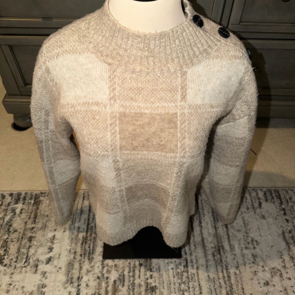 Women’s Beige Plaid Sweater